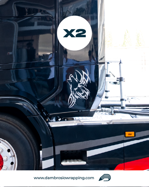 Kit 2 Adesivi per Laterale Camion - Lupo con Tribale