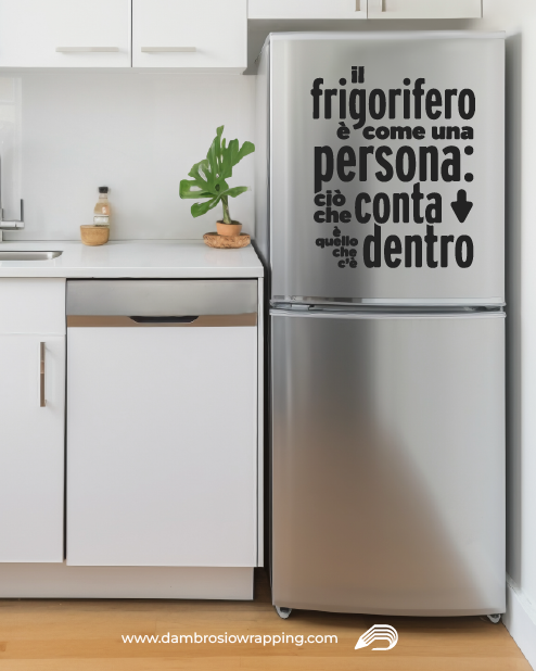 Adesivo per frigorifero - "Il frigo è come una persona: ciò che conta è quello che c'è dentro"